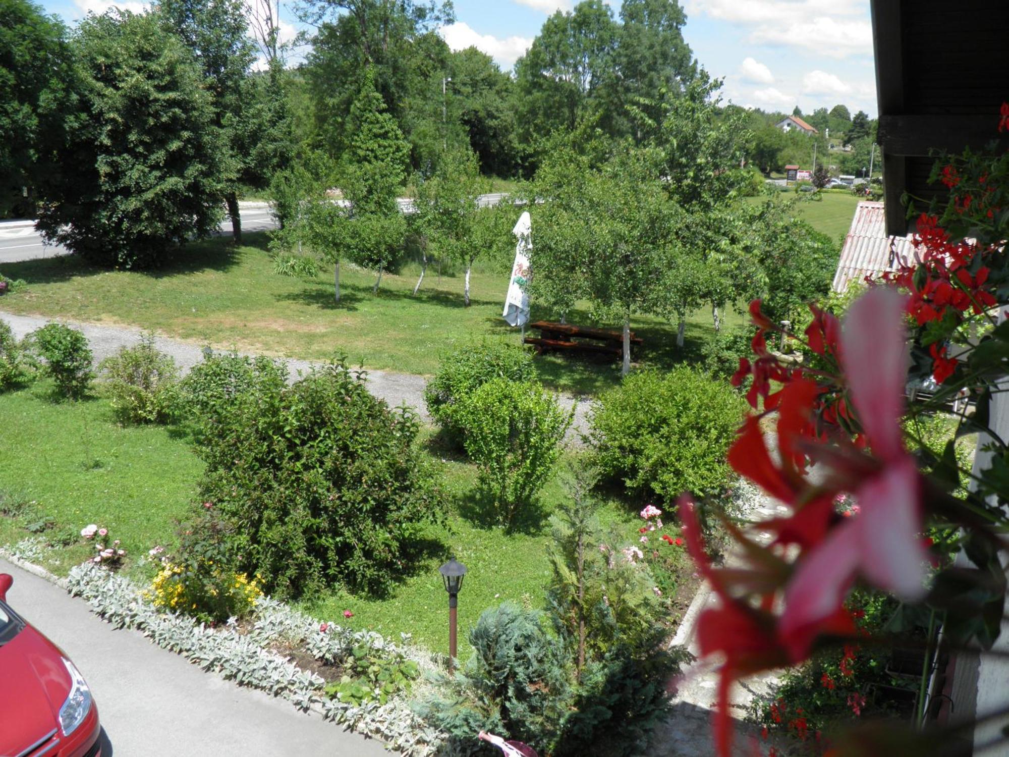 House Janja Plitvice Hotel Seliste Dreznicko Exterior foto